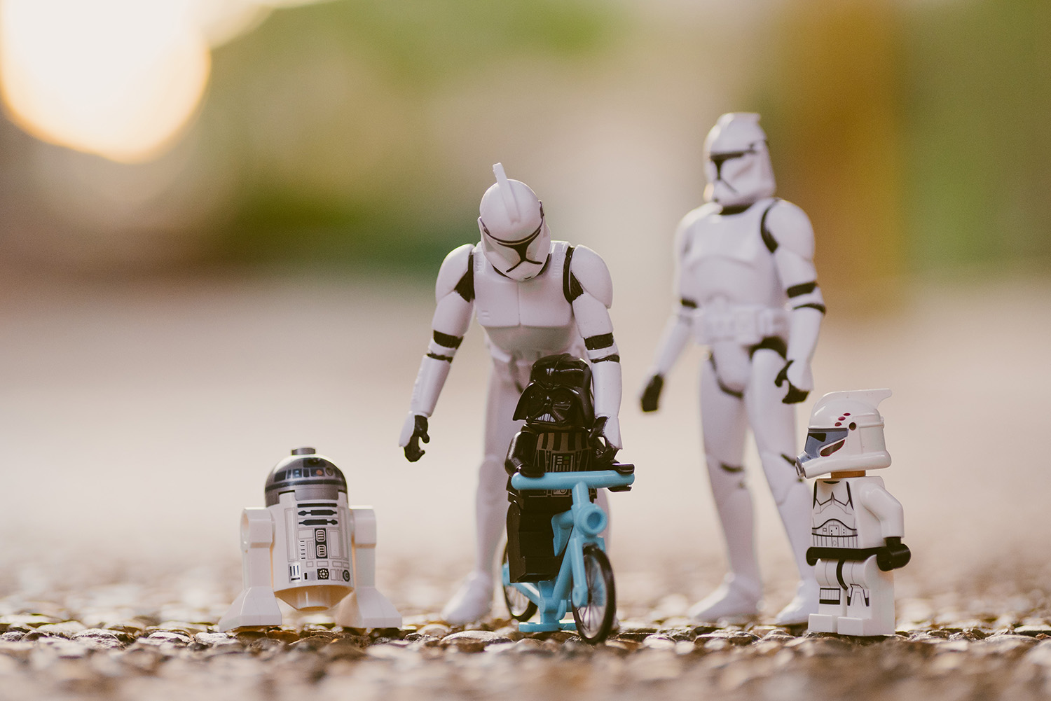 Photo de jouets stormtroopers Star Wars adultes et enfants.